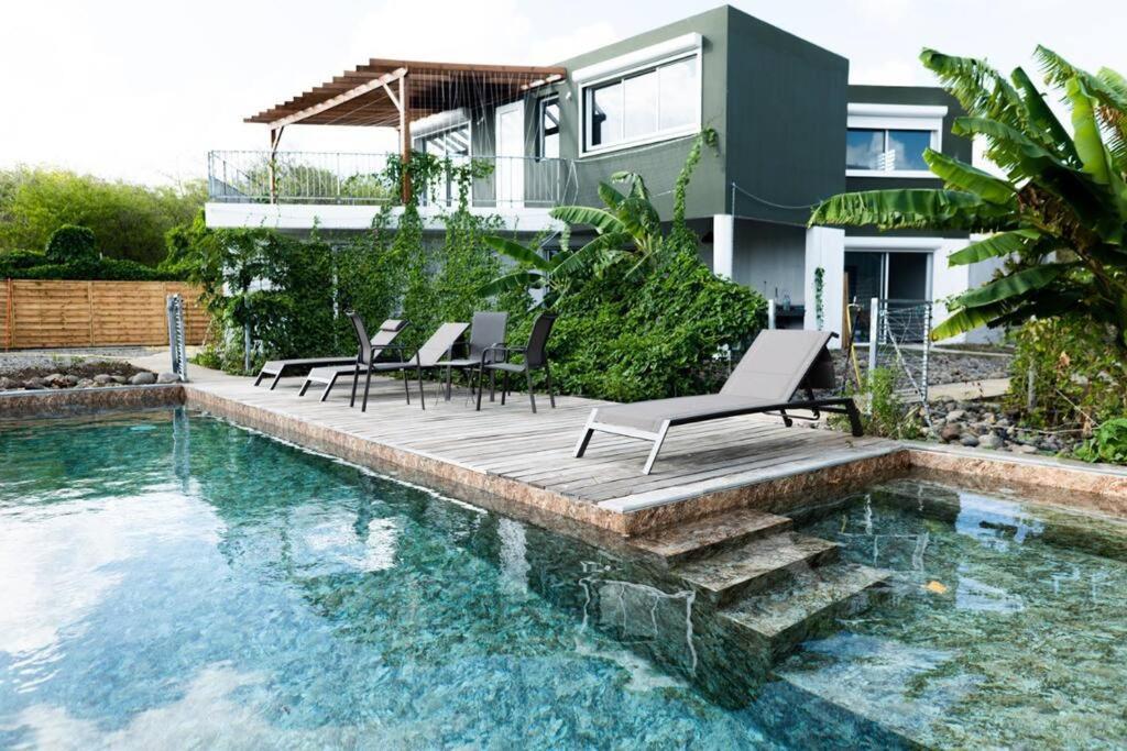 T3 Lumineux Avec Vue Exceptionnelle Et Piscine Oasis De Nature Et Serenite Petit-Canal Bagian luar foto